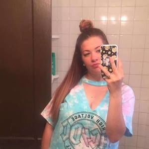 Meet your Posher, Brianna